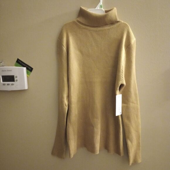 🆕🌝Jon and Anna Turtleneck Sweater, Mustard Yellow - Jrs - Picture 2 of 4